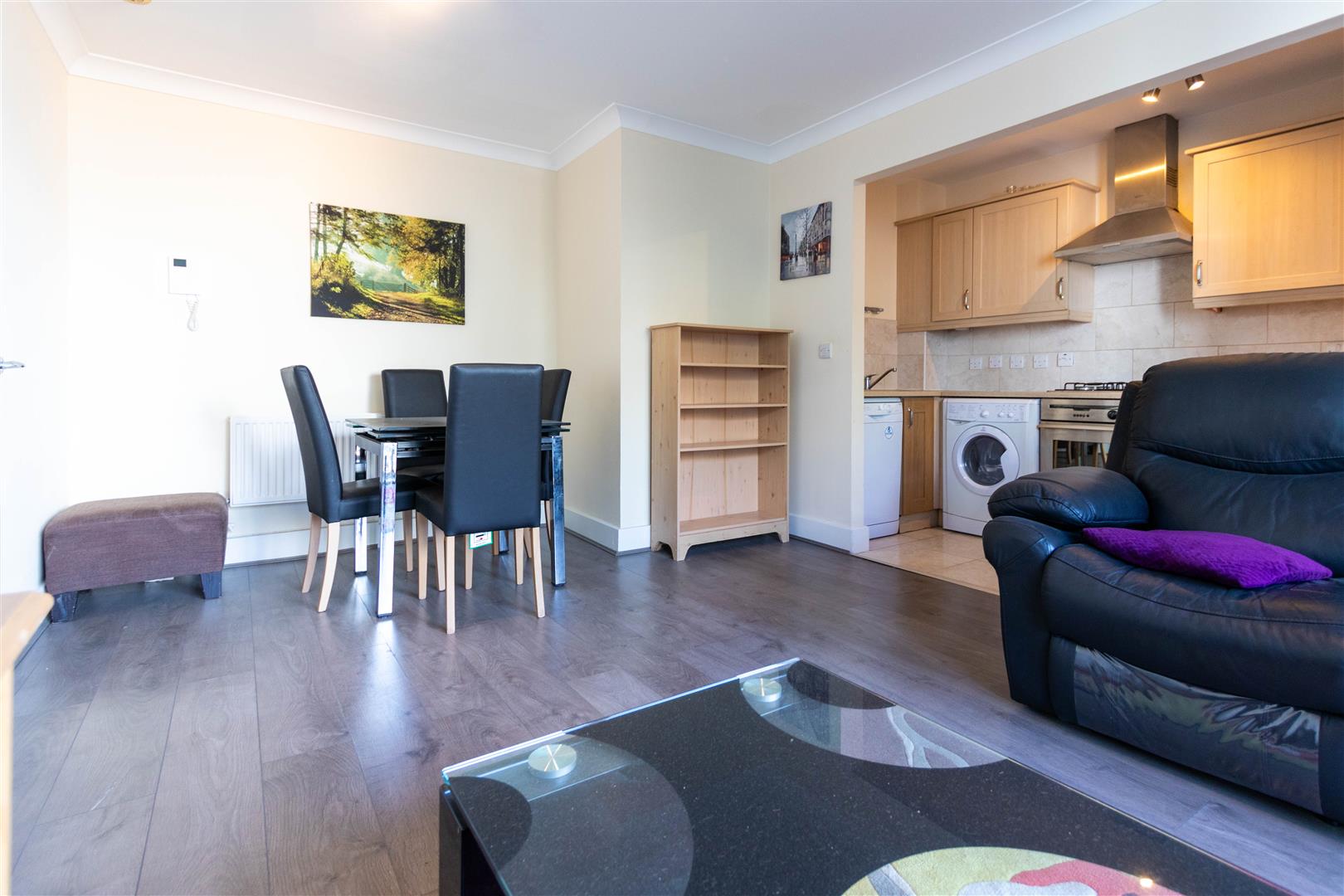 1 bed property in Regent Court, London